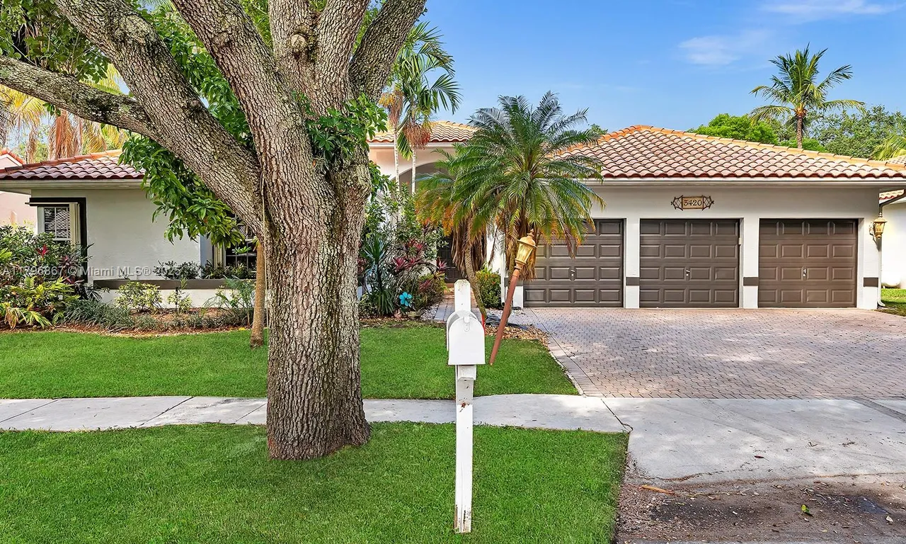 3420 Washington Ln, Cooper City FL 33026