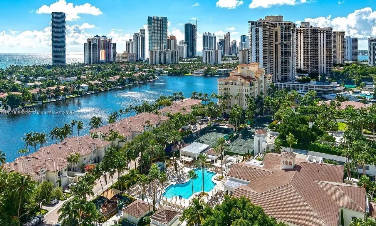 20165 NE 39 PL # 403, Aventura FL 33180