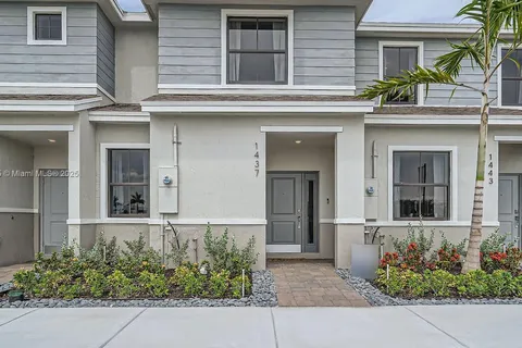 1466 NE 3rd Avenue, Florida City FL 33034