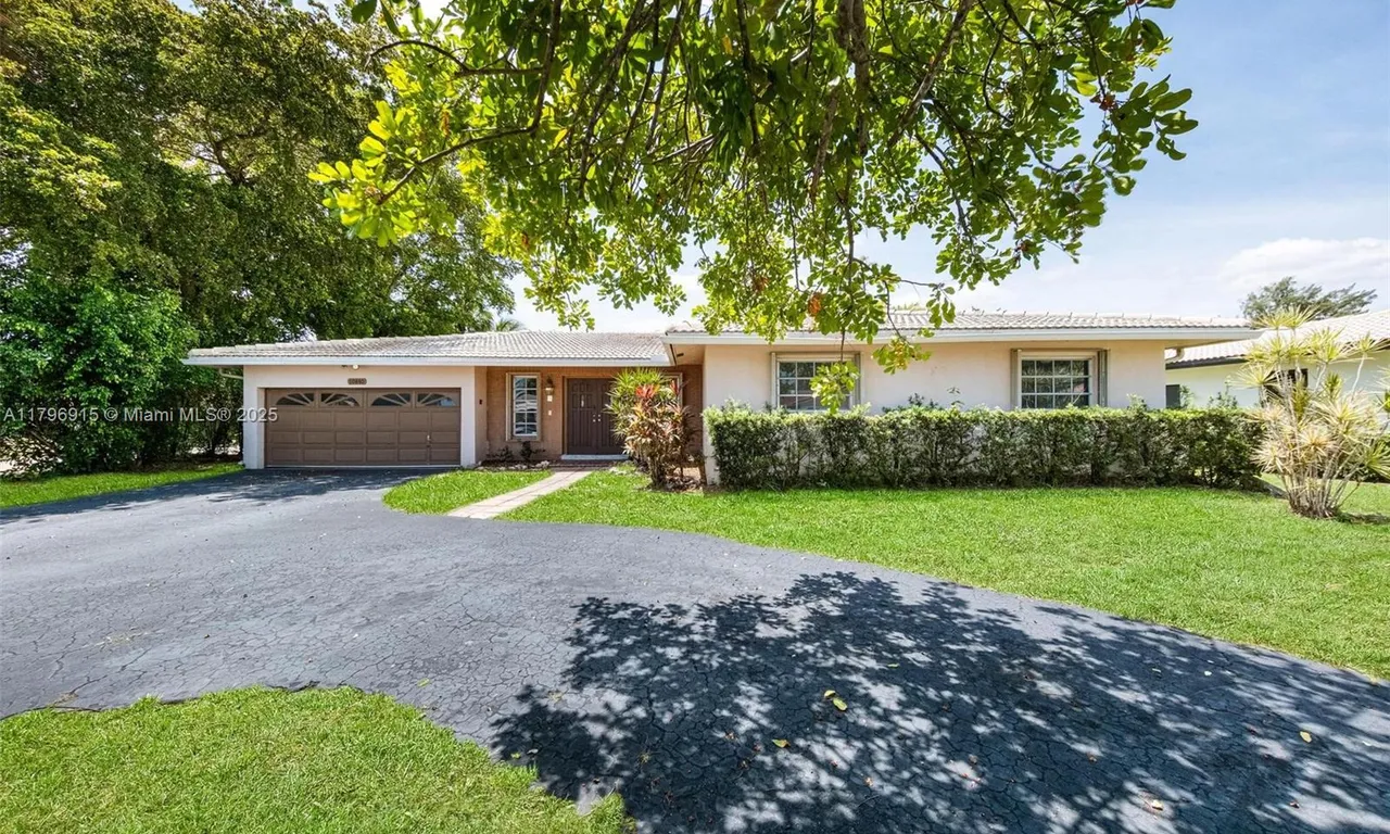 10840 NW 40th St, Coral Springs FL 33065