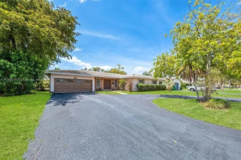 10840 NW 40th St, Coral Springs FL 33065