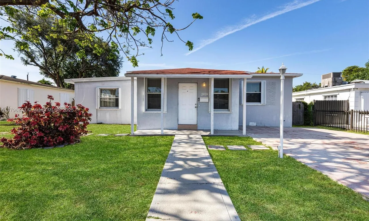 2459 Funston St, Hollywood FL 33020