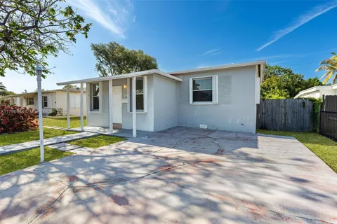 2459 Funston St, Hollywood FL 33020
