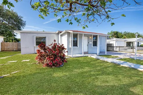 2459 Funston St, Hollywood FL 33020