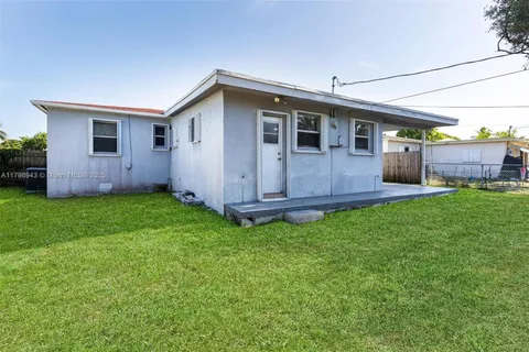 2459 Funston St, Hollywood FL 33020