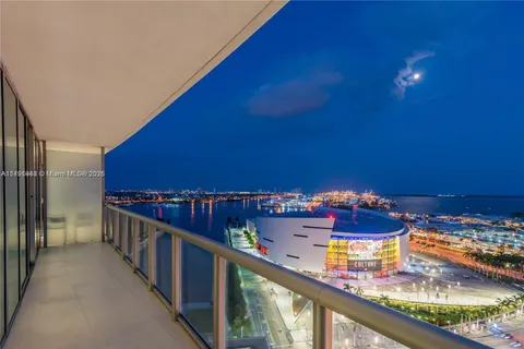 888 Biscayne Blvd # 2103, Miami FL 33132