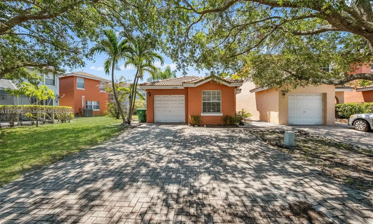 7196 Sienna Ridge Ln, Lauderhill FL 33319