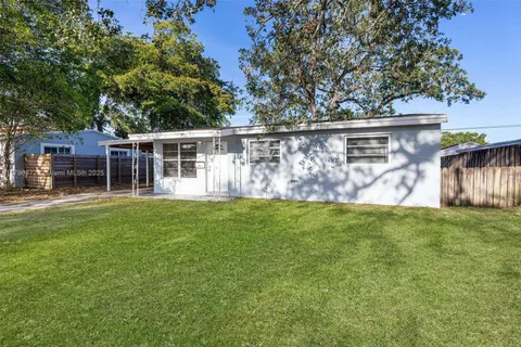 2811 N 66th Ave, Hollywood FL 33024