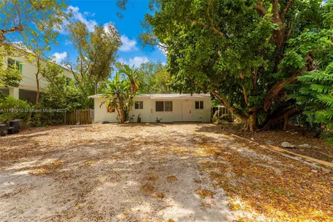 7 Coral Dr, Key Largo FL 33037