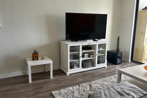 2851 Somerset Dr # 307, Lauderdale Lakes FL 33311