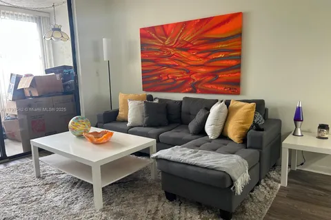 2851 Somerset Dr # 307, Lauderdale Lakes FL 33311