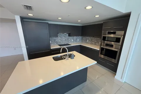 7661 NW 107th Ave # 708, Doral FL 33178