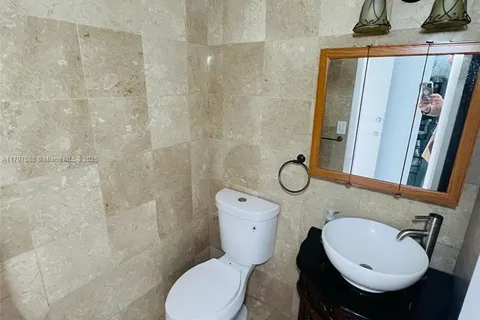 6450 Collins Ave # 908, Miami Beach FL 33141