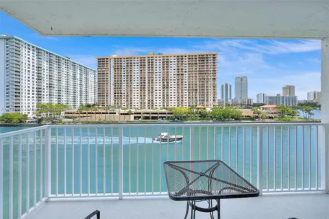 4000 NE 169th St # 501, North Miami Beach FL 33160