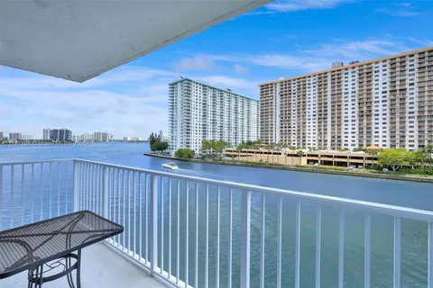 4000 NE 169th St # 501, North Miami Beach FL 33160