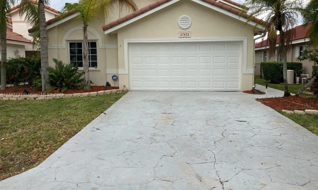 17691 SW 4th Ct, Pembroke Pines FL 33029