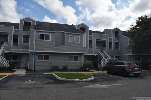 3453 NW 44th St # 101, Oakland Park FL 33309