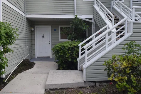 3453 NW 44th St # 101, Oakland Park FL 33309