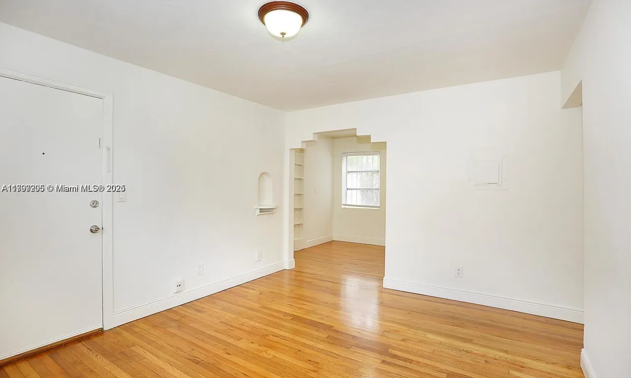 27 Phoenetia Ave # 1, Coral Gables FL 33134