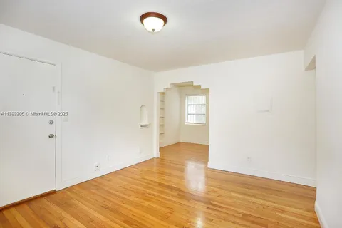27 Phoenetia Ave # 1, Coral Gables FL 33134