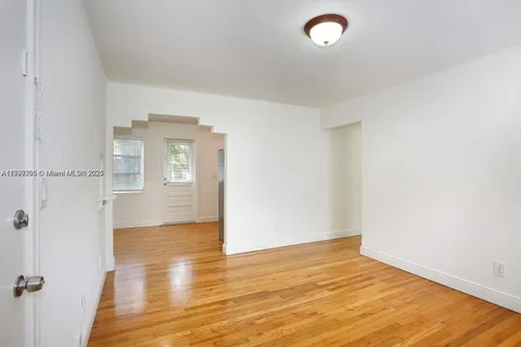 27 Phoenetia Ave # 1, Coral Gables FL 33134