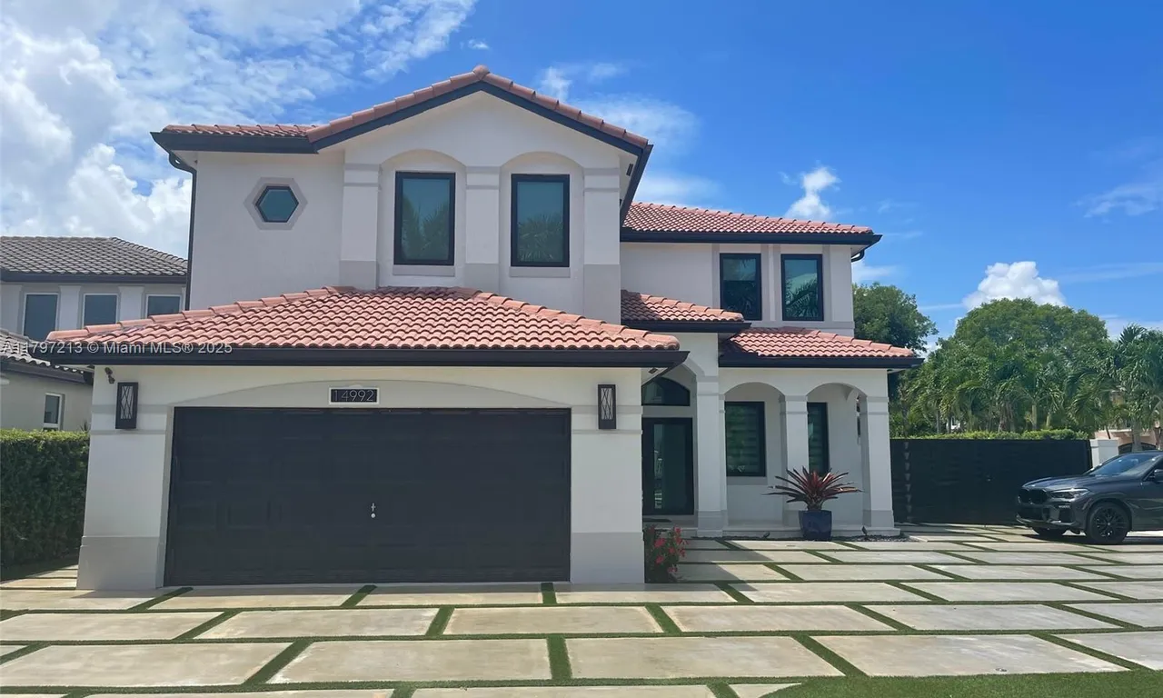 14992 SW 11th St (EFFICIENCY), Miami FL 33194