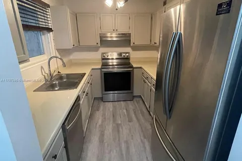 454 N Laurel Dr # 1505, Margate FL 33063