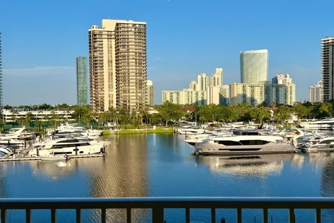19877 E Country Club Dr # 3606, Aventura FL 33180