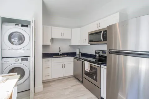 427 NW 34th St # 1, Miami FL 33127