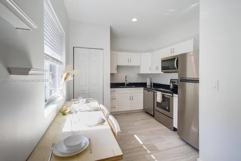 427 NW 34th St # 1, Miami FL 33127