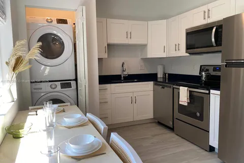 427 NW 34th St # 1, Miami FL 33127