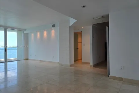800 Claughton Island Dr # 2704, Miami FL 33131