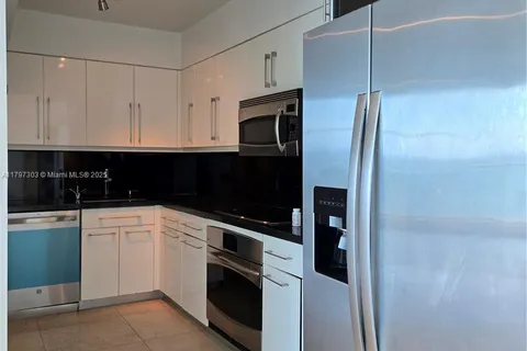 800 Claughton Island Dr # 2704, Miami FL 33131
