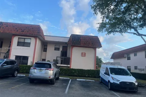 862 209th # 206, Miami FL 33179