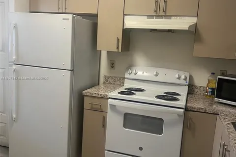 862 209th # 206, Miami FL 33179