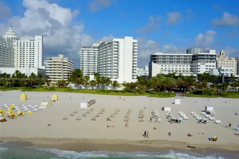 100 Lincoln Rd, Miami Beach FL 33139