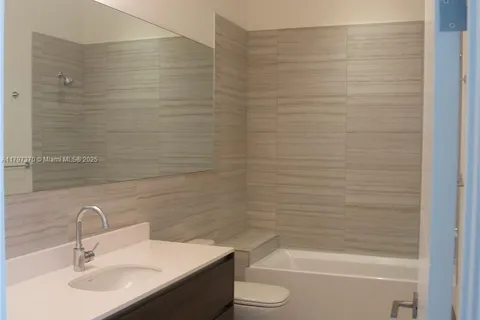 301 Altara Ave # 313, Coral Gables FL 33146