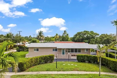 1900 NE 180th St, North Miami Beach FL 33162