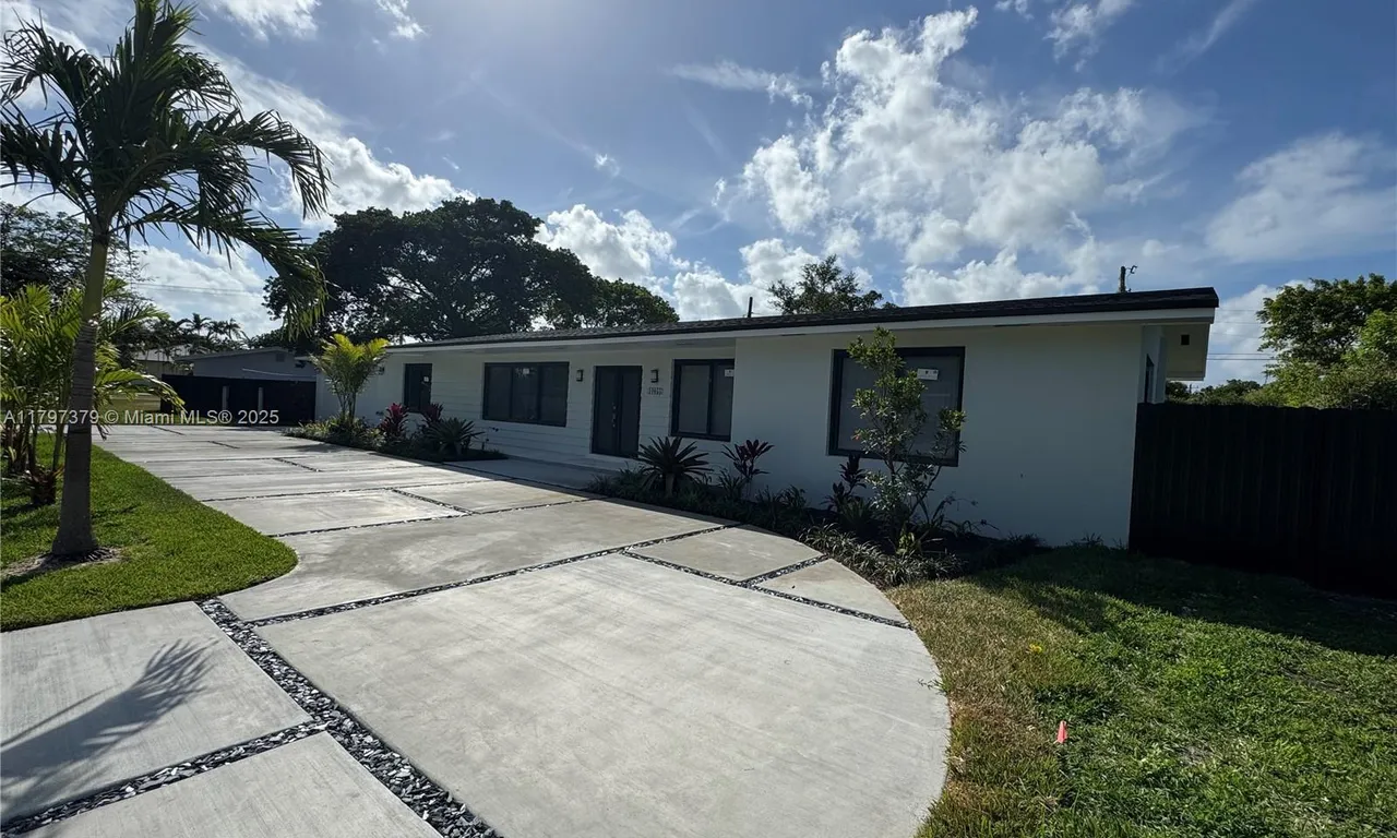 10055 SW 135th St, Miami FL 33176