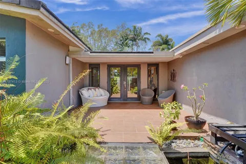 2213 NE 17th Ave, Wilton Manors FL 33305