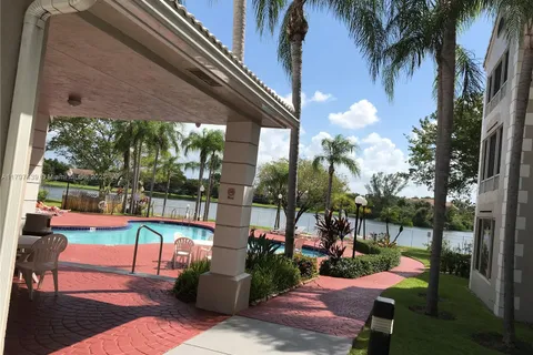 2851 N Oakland Forest Dr # 102, Oakland Park FL 33309