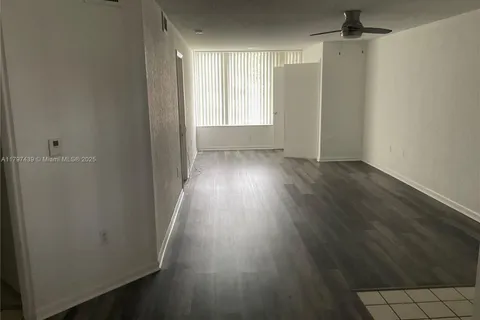 2851 N Oakland Forest Dr # 102, Oakland Park FL 33309