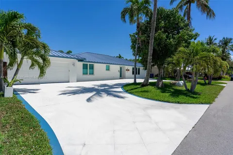 2711 NE 57th Ct, Fort Lauderdale FL 33308