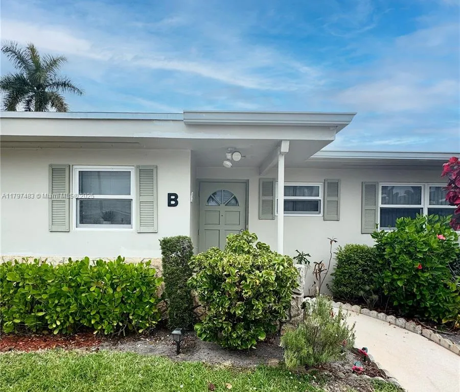 2731 W Barkley Dr W # B, West Palm Beach FL 33415