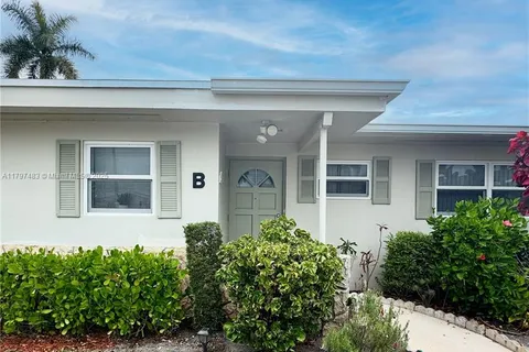 2731 W Barkley Dr W # B, West Palm Beach FL 33415
