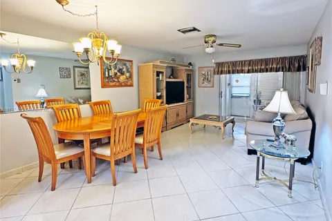 2731 W Barkley Dr W # B, West Palm Beach FL 33415