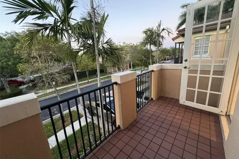 8706 Blaze Ct, Davie FL 33328
