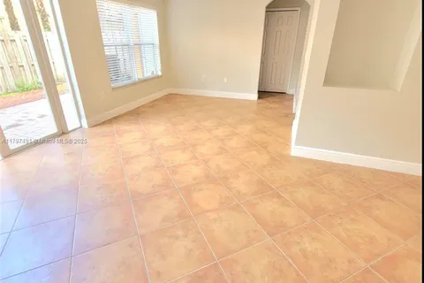 8551 NW 141st Ter # 301, Miami Lakes FL 33016