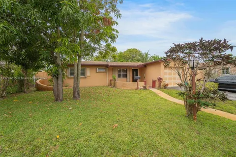 3549 NW 39th Ave, Lauderdale Lakes FL 33309
