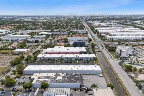 10840 NW 27th St, Doral FL 33172